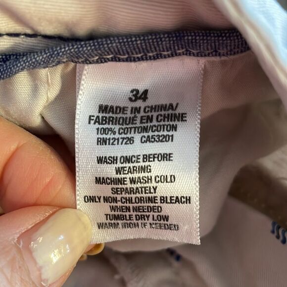 Aeropostale off white flat front cotton shorts with a wave print - Picture 7 of 8